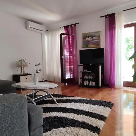 Apartament With Parking Space Palit, Rab - 23623