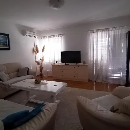 Apartament With Parking Space Palit, Rab - 23623